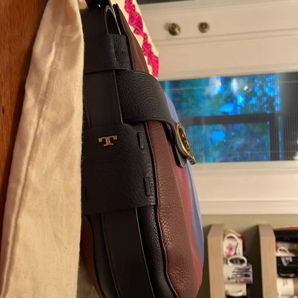 Tory Burch Gemini Belted crossbody Hobo - Picture 8 of 11